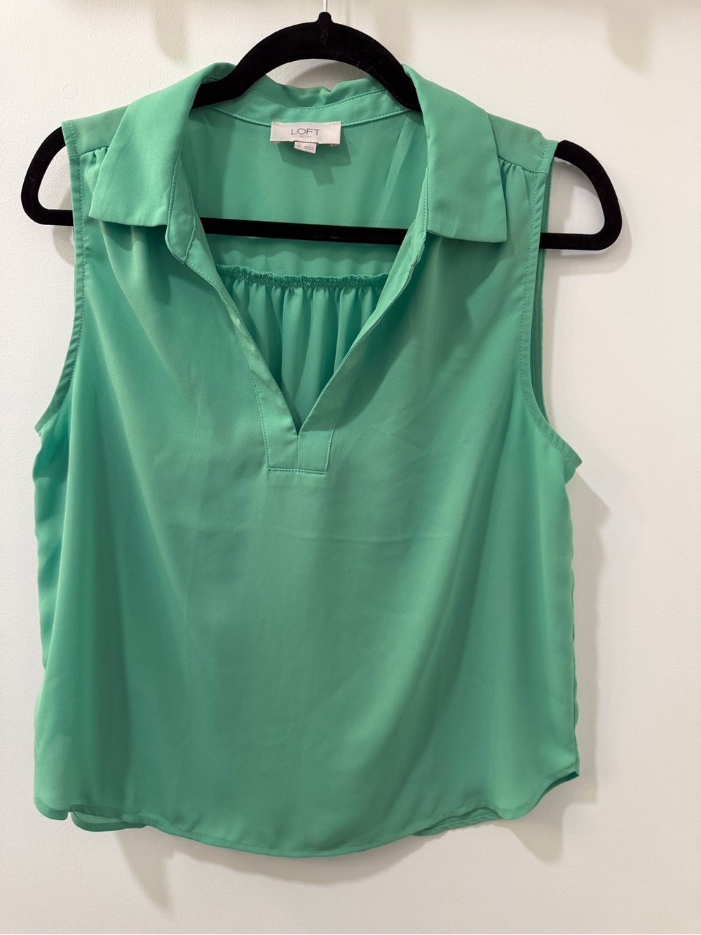 LOFT Mint Green Sleeveless V-Neck Collared Camisole